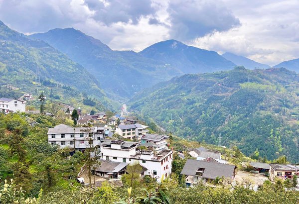 四川農(nóng)村飲水集中供水工程水質(zhì)混濁問題用哪種凈水設備